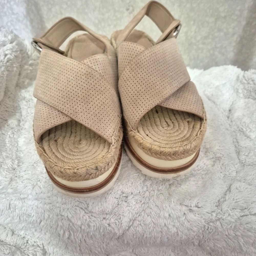 Marc Fisher Tan Espadrille Sandals..size:71/2